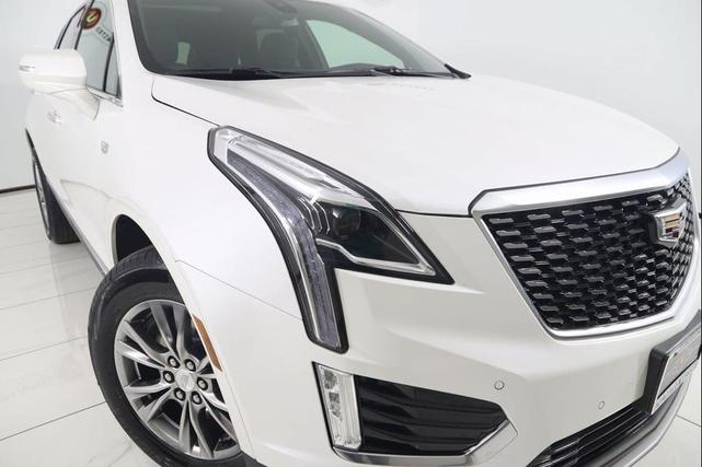 Photo of 2022 Crystal White Tricoat Cadillac XT5