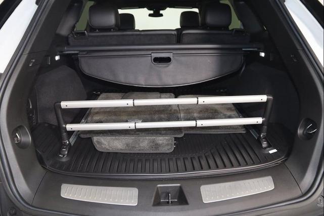 Photo of 2022 Crystal White Tricoat Cadillac XT5