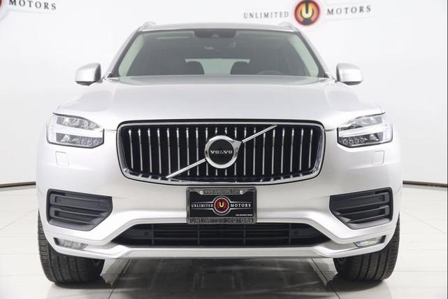 Photo of 2022 Bright Silver Metallic Volvo XC90