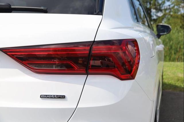Photo of 2025 Arkona White Audi Q3
