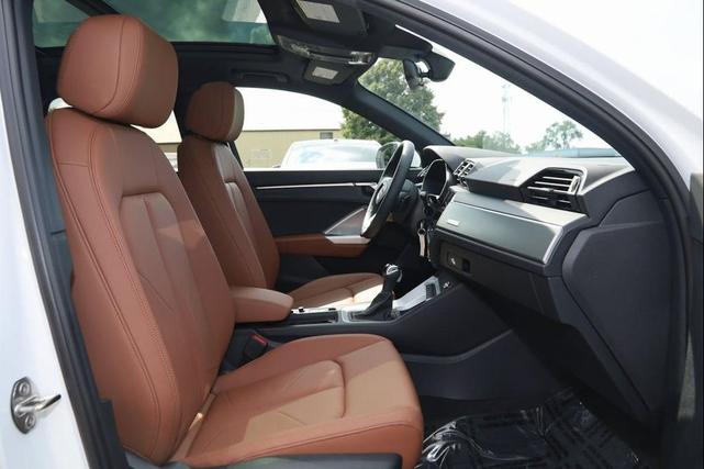Photo of 2025 Arkona White Audi Q3