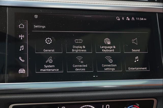Photo of 2025 Arkona White Audi Q3