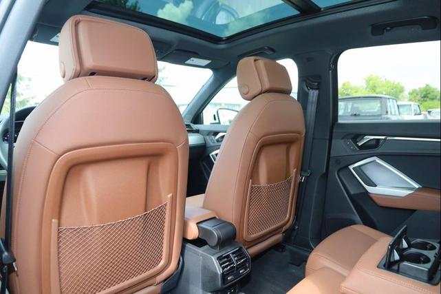 Photo of 2025 Arkona White Audi Q3