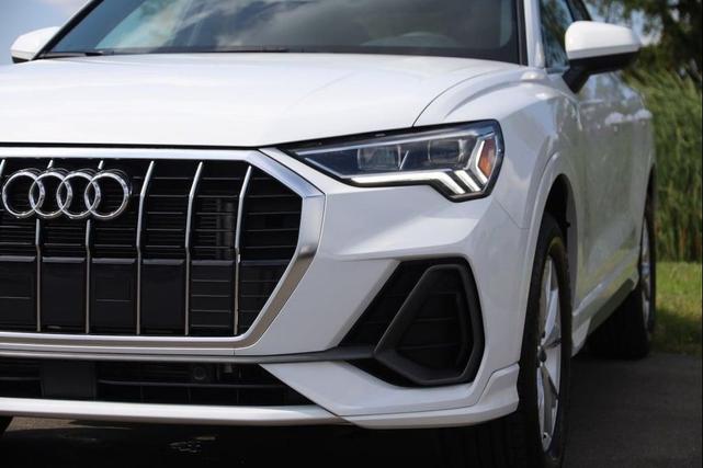 Photo of 2025 Arkona White Audi Q3