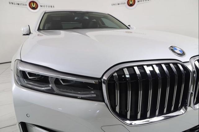 Photo of 2022 White Metallic BMW ALPINA B7