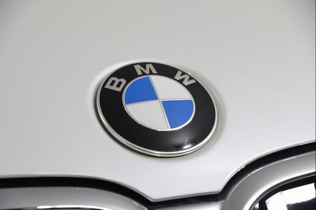 Photo of 2022 White Metallic BMW ALPINA B7