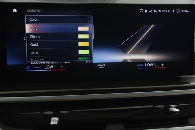Photo of 2023 White Metallic BMW X7