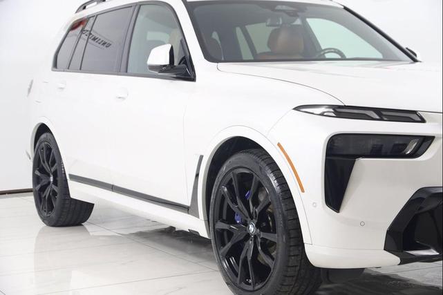 Photo of 2023 White Metallic BMW X7