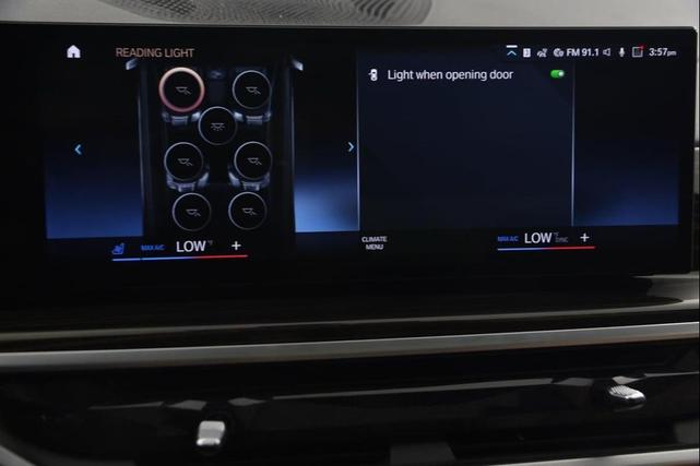 Photo of 2023 White Metallic BMW X7