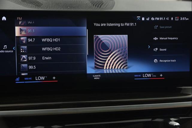 Photo of 2023 White Metallic BMW X7