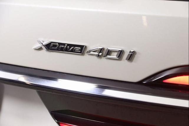 Photo of 2023 White Metallic BMW X7