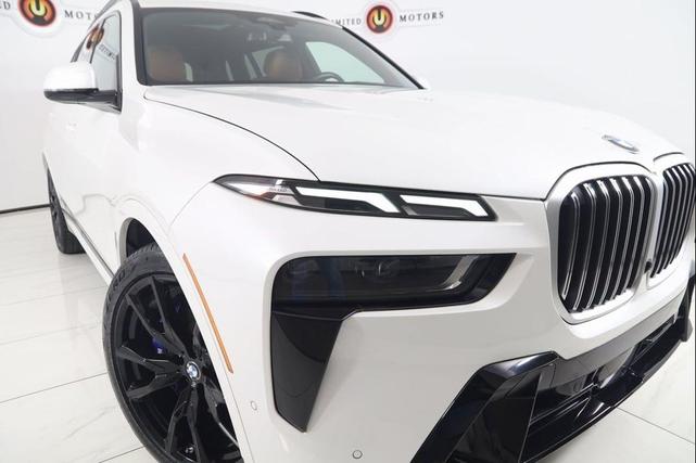 Photo of 2023 White Metallic BMW X7