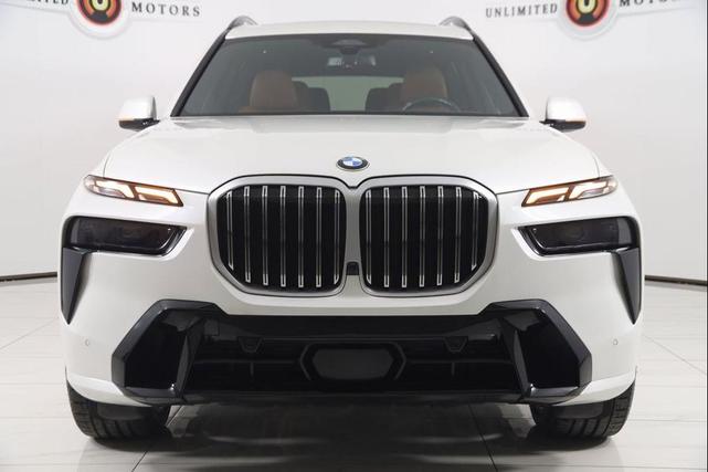 Photo of 2023 White Metallic BMW X7
