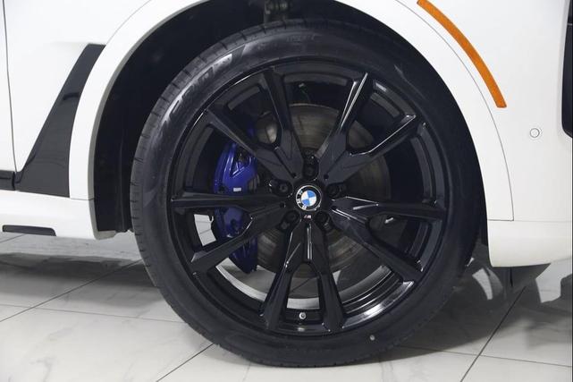 Photo of 2023 White Metallic BMW X7