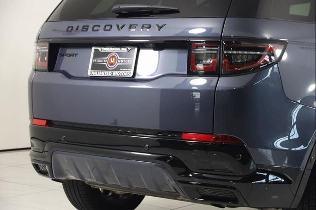 Photo of 2024 Varesine Blue Metallic Land Rover Discovery Sport