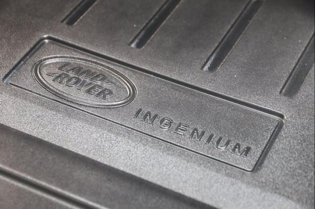 Photo of 2024 Varesine Blue Metallic Land Rover Discovery Sport