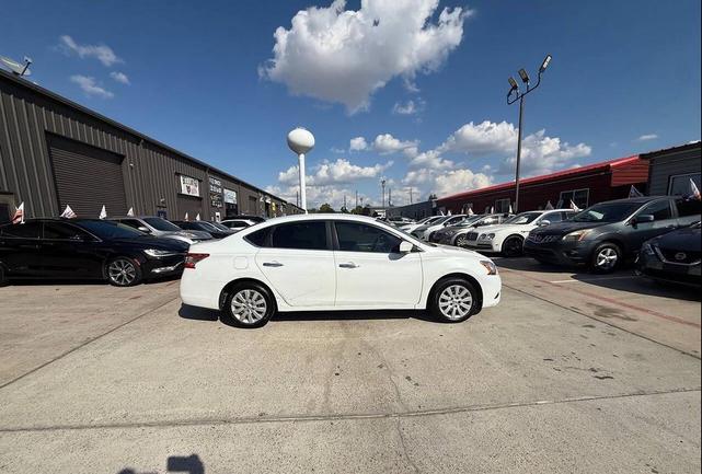 Photo of 2014 Aspen White Nissan Sentra