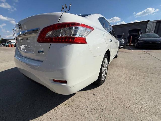 Photo of 2014 Aspen White Nissan Sentra
