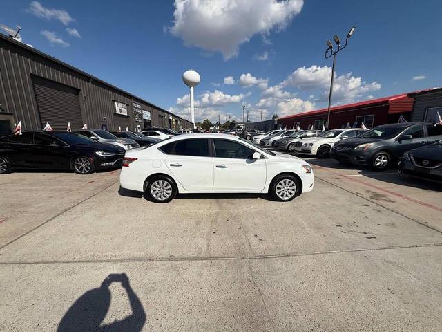 Photo of 2014 Aspen White Nissan Sentra