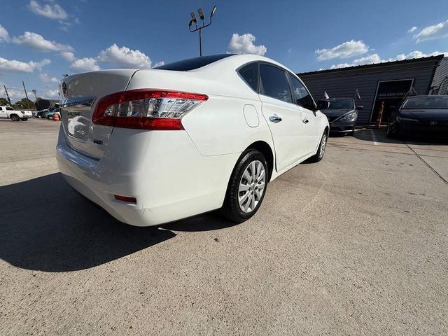 Photo of 2014 Aspen White Nissan Sentra