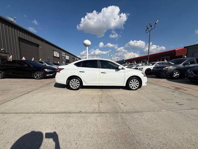 Photo of 2014 Aspen White Nissan Sentra