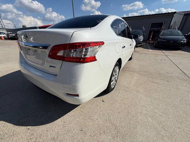 Photo of 2014 Aspen White Nissan Sentra