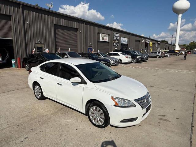 Photo of 2014 Aspen White Nissan Sentra