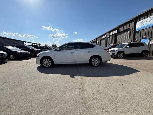 Photo of 2014 Aspen White Nissan Sentra