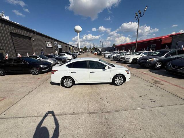Photo of 2014 Aspen White Nissan Sentra