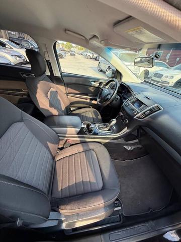 Photo of 2017 Shadow Black Ford Edge