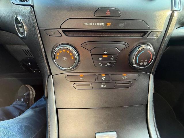 Photo of 2017 Shadow Black Ford Edge