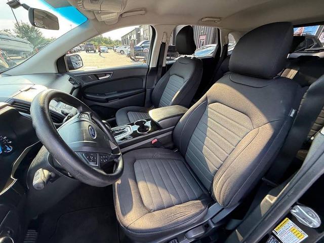 Photo of 2017 Shadow Black Ford Edge