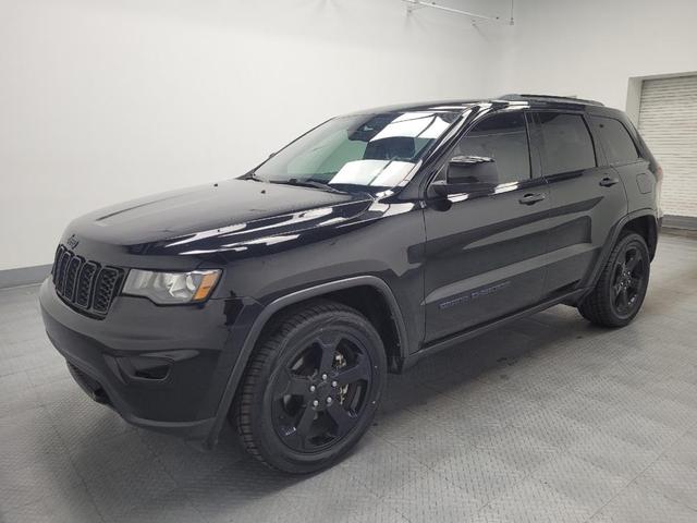 Photo of 2019 Diamond Black Crystal Pearlcoat Jeep Grand Cherokee