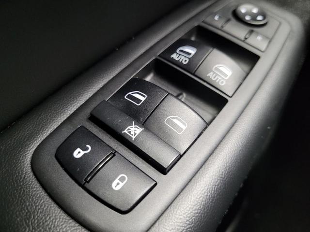Photo of 2019 Bright White Clearcoat Jeep Grand Cherokee
