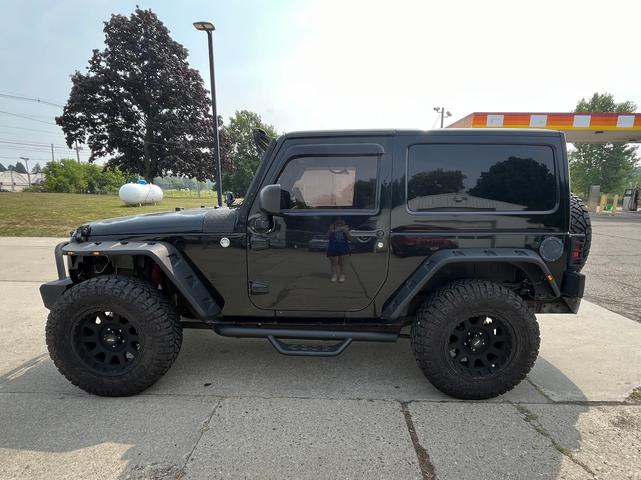 Photo of 2011 Black Jeep Wrangler