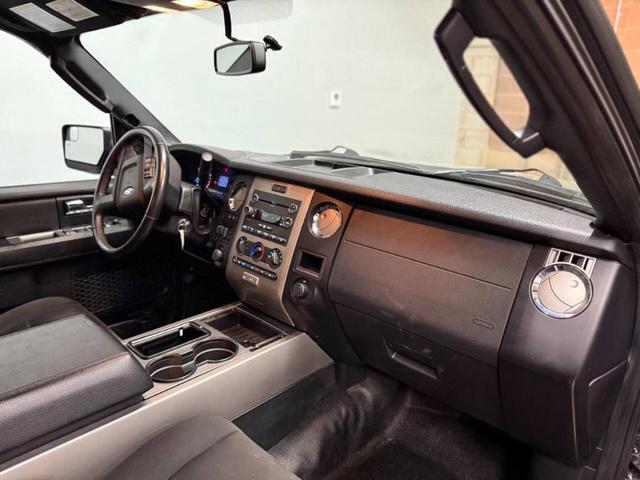 Photo of 2016 Shadow Black Ford Expedition