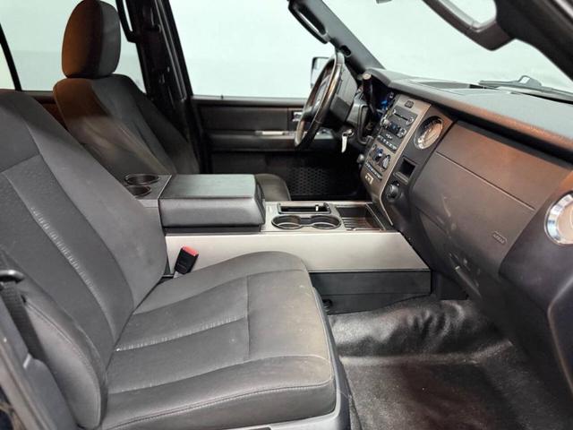 Photo of 2016 Shadow Black Ford Expedition