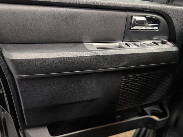 Photo of 2016 Shadow Black Ford Expedition