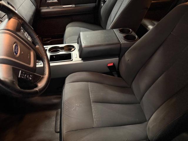 Photo of 2016 Shadow Black Ford Expedition