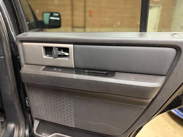 Photo of 2016 Shadow Black Ford Expedition