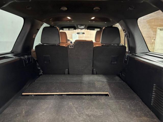 Photo of 2016 Shadow Black Ford Expedition
