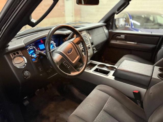 Photo of 2016 Shadow Black Ford Expedition