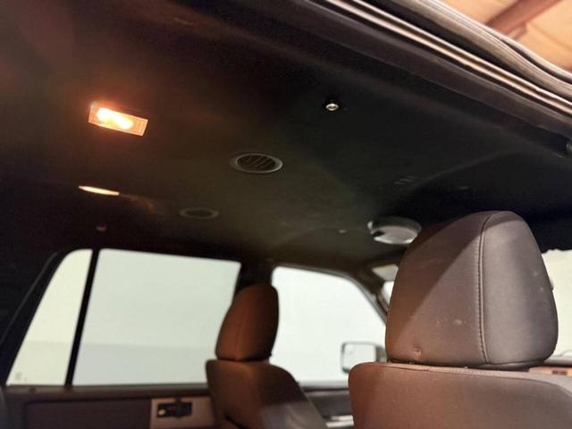 Photo of 2016 Shadow Black Ford Expedition