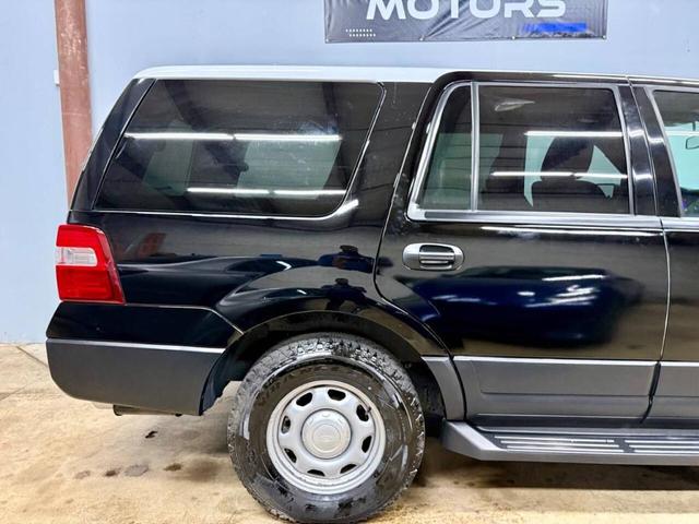 Photo of 2016 Shadow Black Ford Expedition