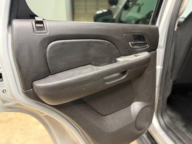 Photo of 2013 Silver Ice Metallic Chevrolet Tahoe