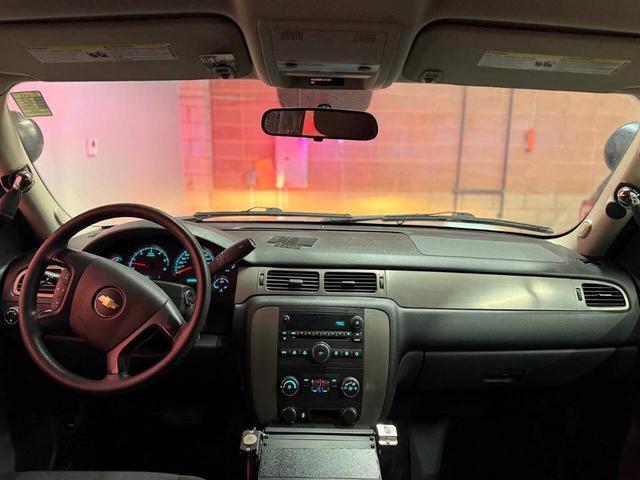 Photo of 2013 Silver Ice Metallic Chevrolet Tahoe