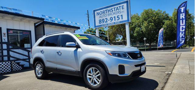 Photo of 2015 Silver Kia Sorento