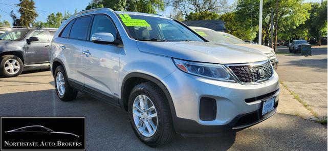 Photo of 2015 Silver Kia Sorento