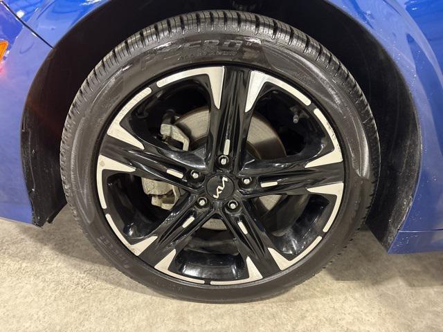 Photo of 2023 Sapphire Blue Kia K5