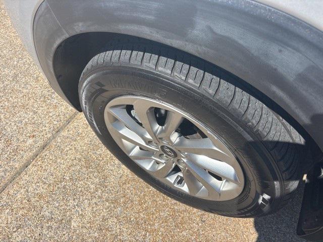Photo of 2018 Molten Silver Hyundai TUCSON